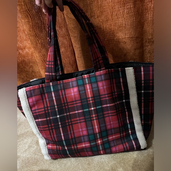 Victoria’s Secret Christmas Tote Bag - Picture 4 of 5